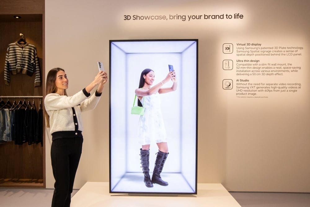 Samsung-TVs-and-Displays-ISE-2026-Spatial-Signage-Samsung-Launches-Glasses-Free-3D-Digital-Signage_Main1_final